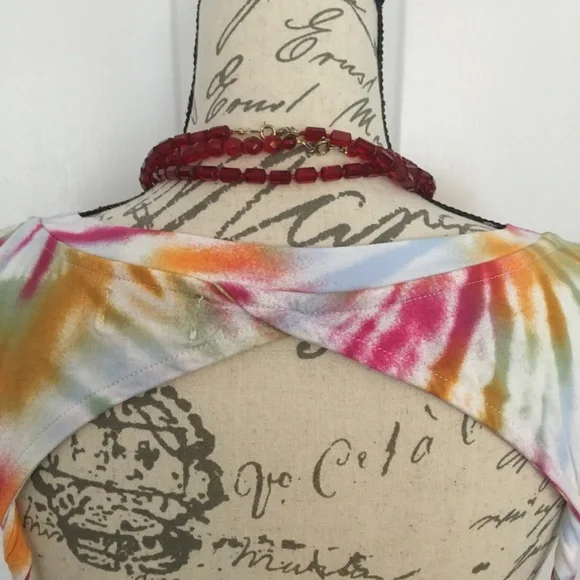 NWT! Tie-Dyed Twist Back Tank Top - Picture 7 of 8